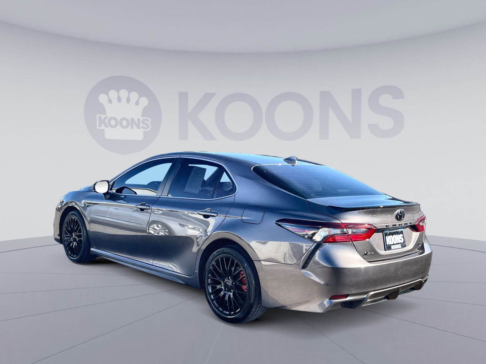 Used 2023 Toyota Camry SE w/ Convenience Package image 4