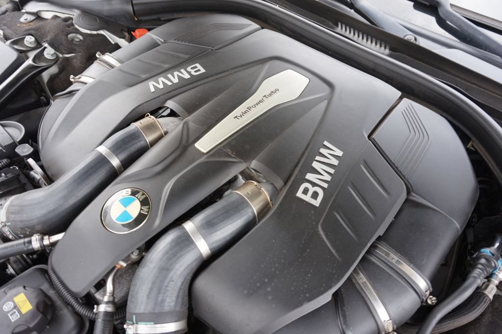 Used 2016 BMW 750i xDrive AWD/4WD image 17