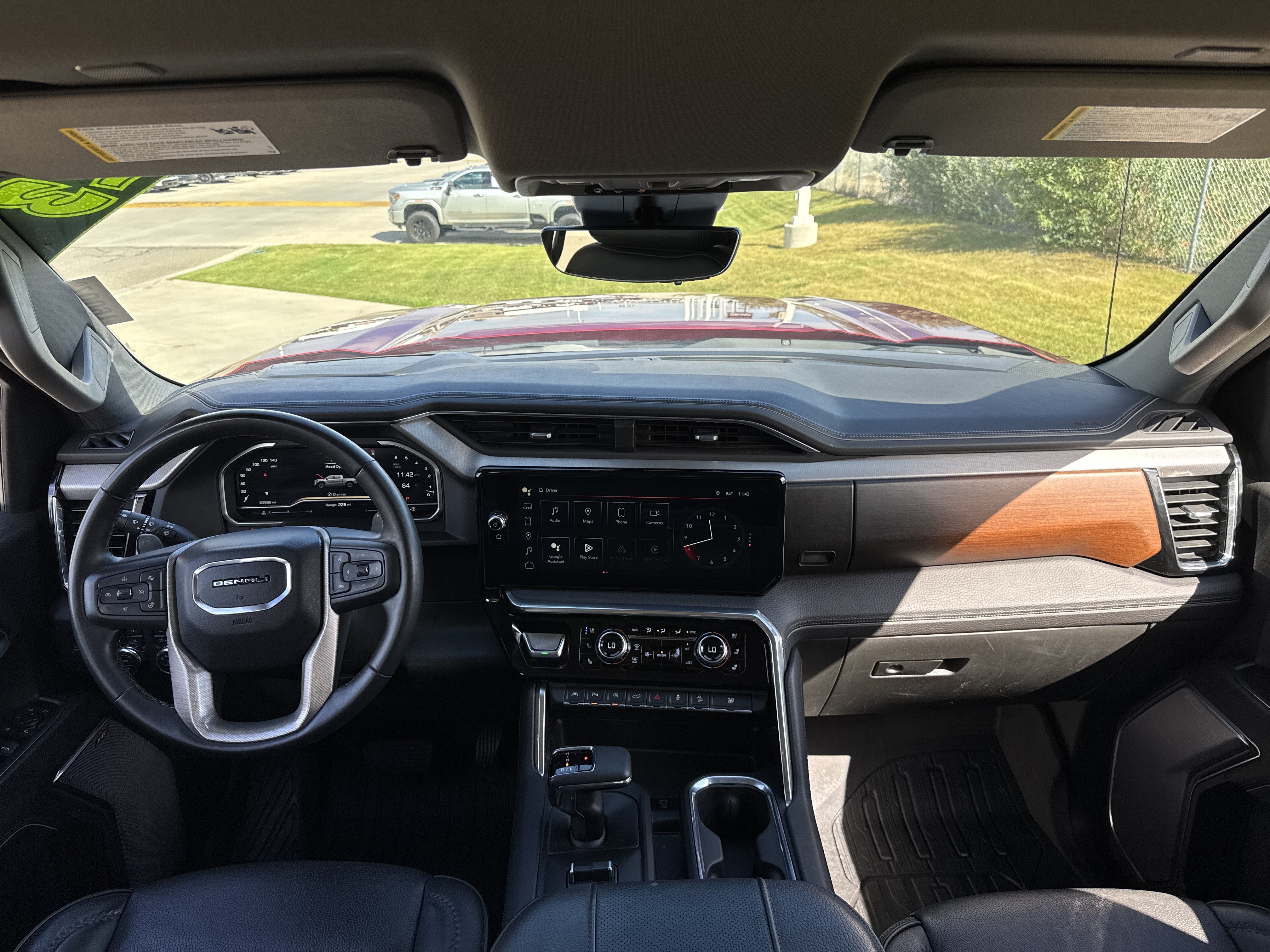 Used 2023 GMC Sierra 1500 Denali w/ Technology Package AWD/4WD image 19