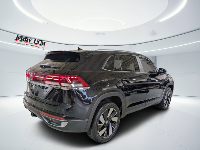 Used 2024 Volkswagen Atlas Cross Sport SE FWD image 3