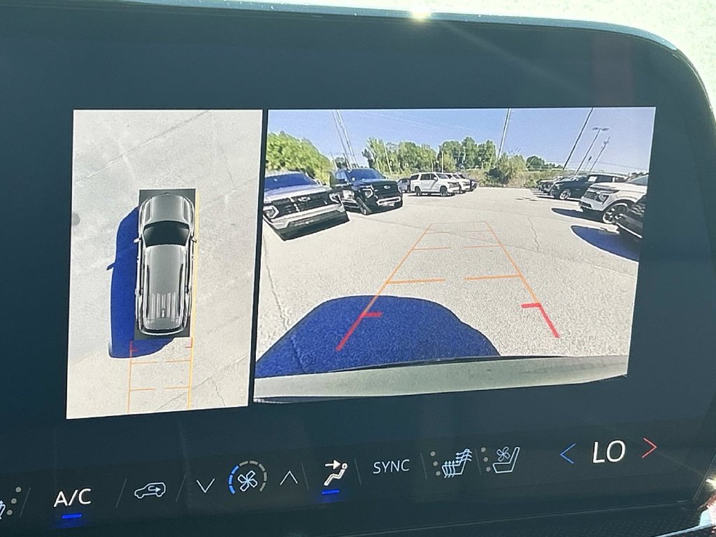 New 2027 Chevrolet Traverse RS AWD/4WD image 21
