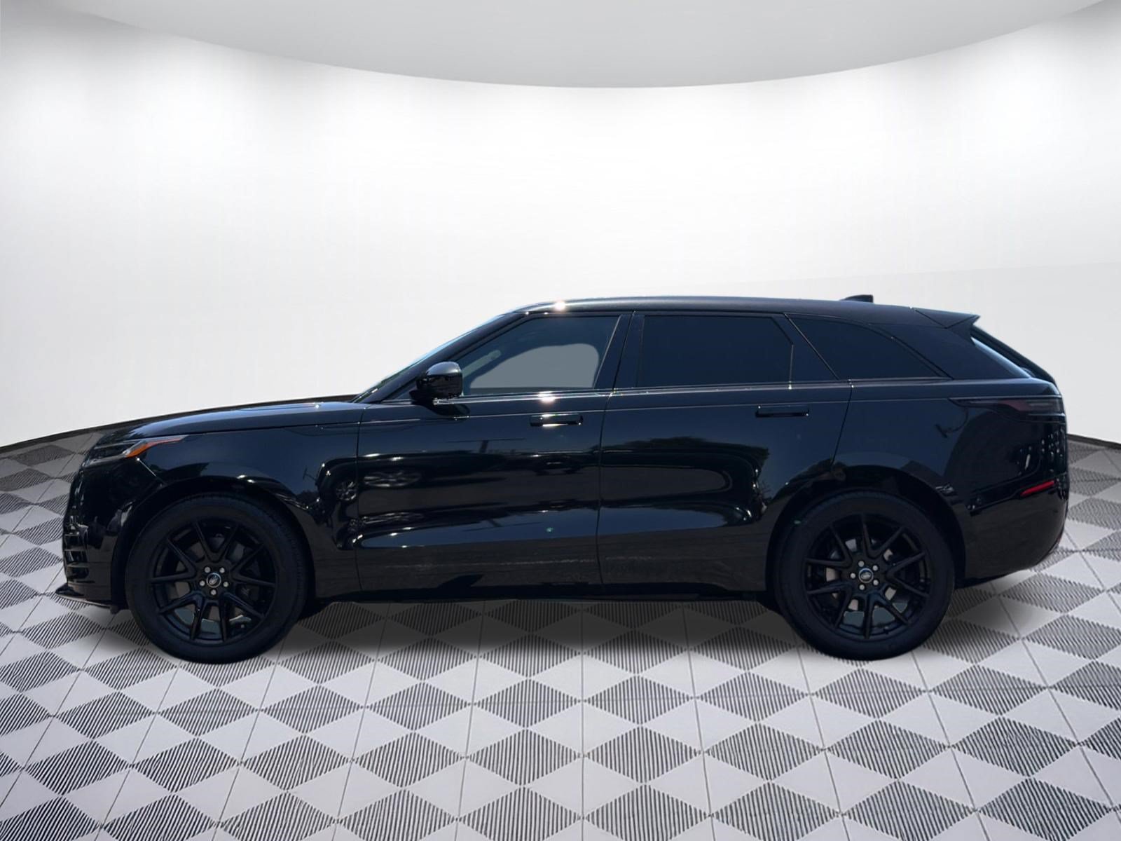 Certified 2026 Land Rover Range Rover Velar Dynamic SE AWD/4WD image 2