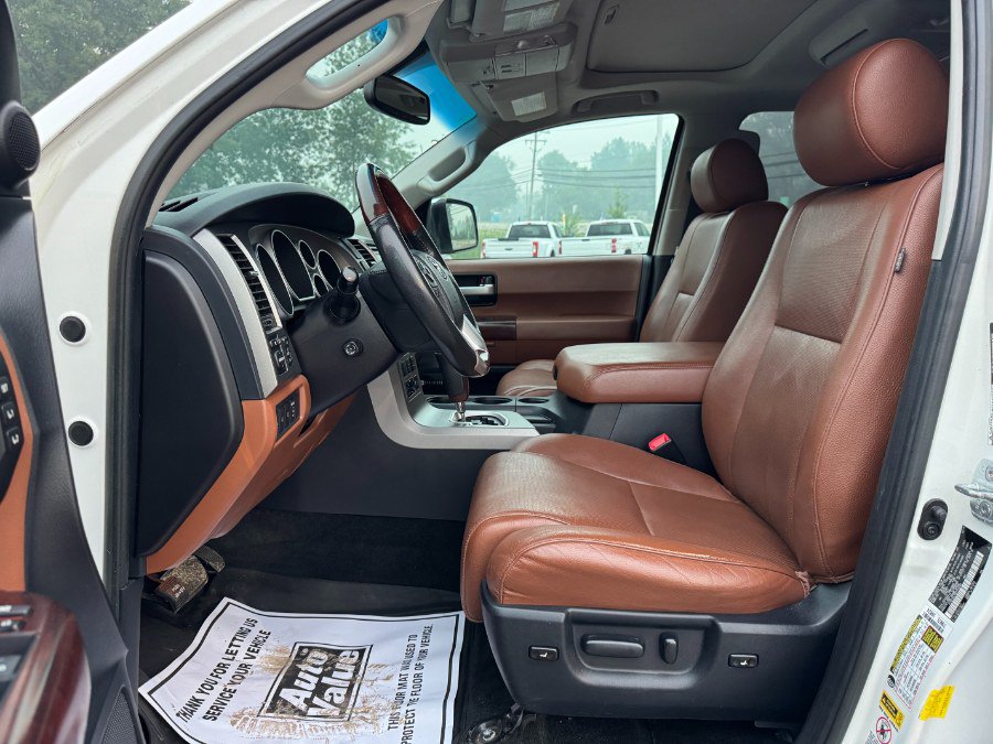 Used 2016 Toyota Sequoia Platinum AWD/4WD image 15