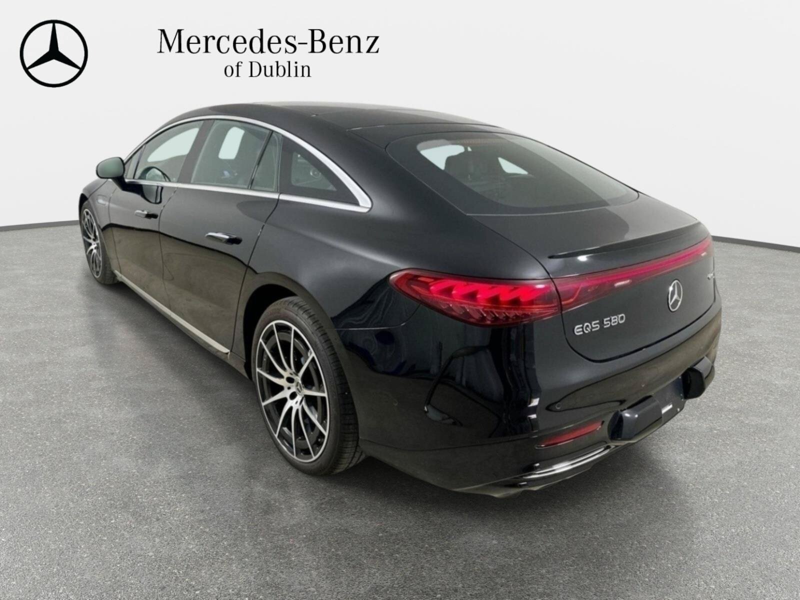 Certified 2023 Mercedes-Benz EQS 580 4MATIC Sedan w/ Exclusive Trim Package image 4