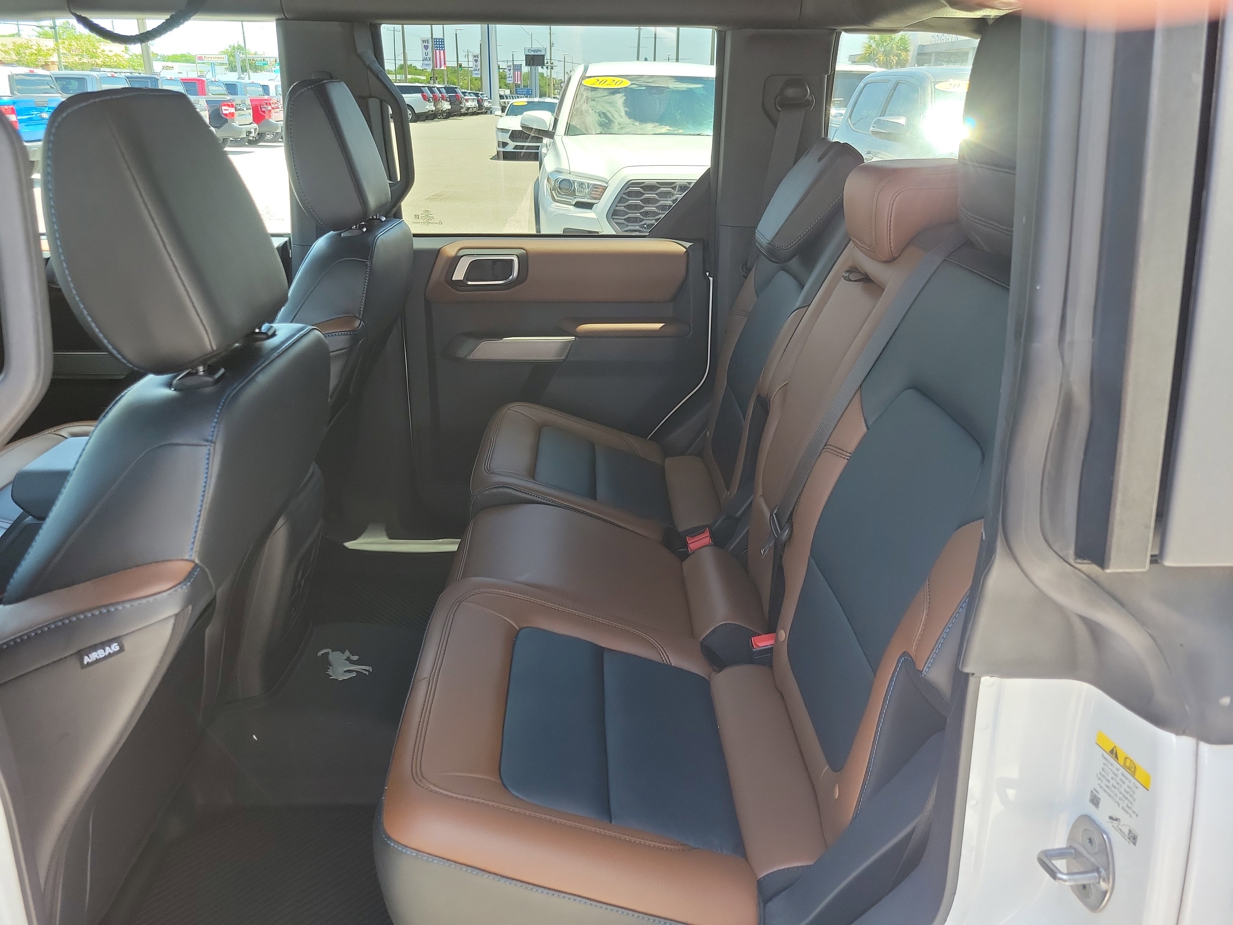 Used 2023 Ford Bronco Outer Banks AWD/4WD image 15