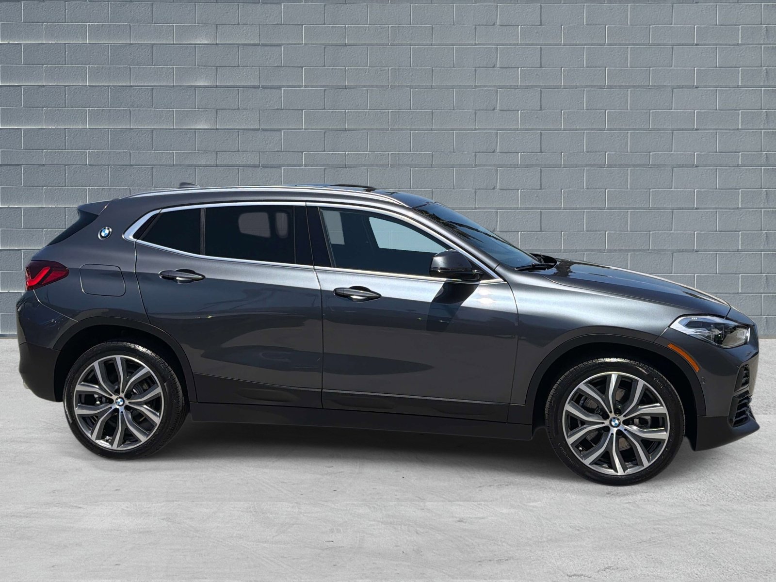 Used 2022 BMW X2 sDrive28i w/ Convenience Package FWD image 3