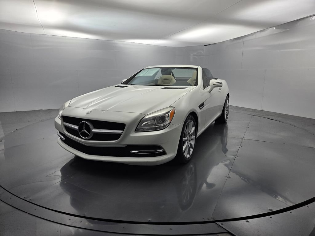 Used 2016 Mercedes-Benz SLK 300 image 4