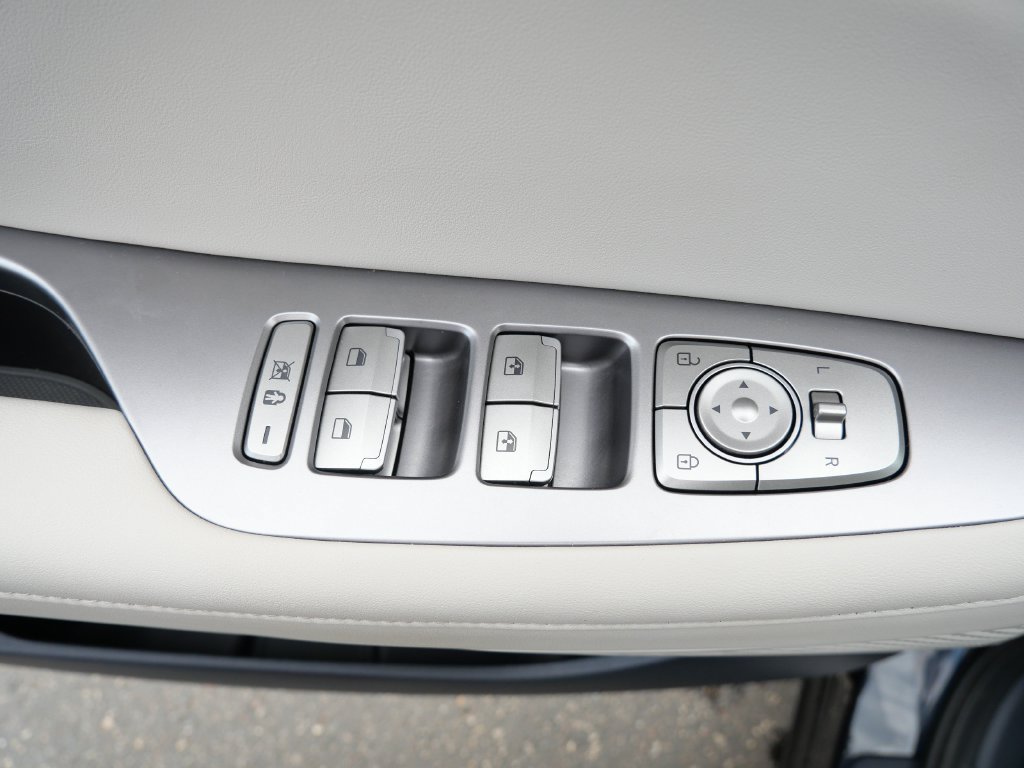 Used 2023 Hyundai Palisade Limited AWD/4WD image 16