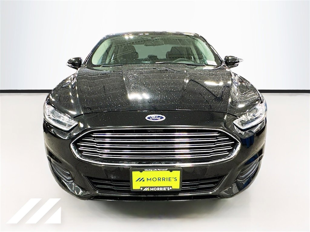 Used 2015 Ford Fusion SE image 2