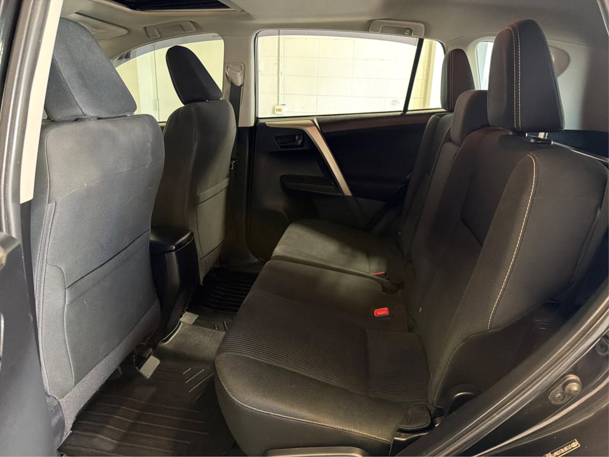 Used 2013 Toyota RAV4 XLE AWD/4WD image 10