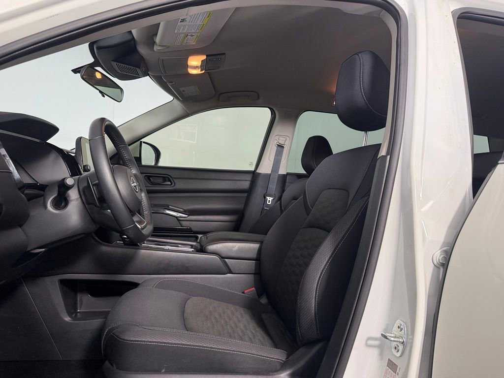 Used 2024 Nissan Pathfinder SV w/ Black Appearance Package FWD image 20