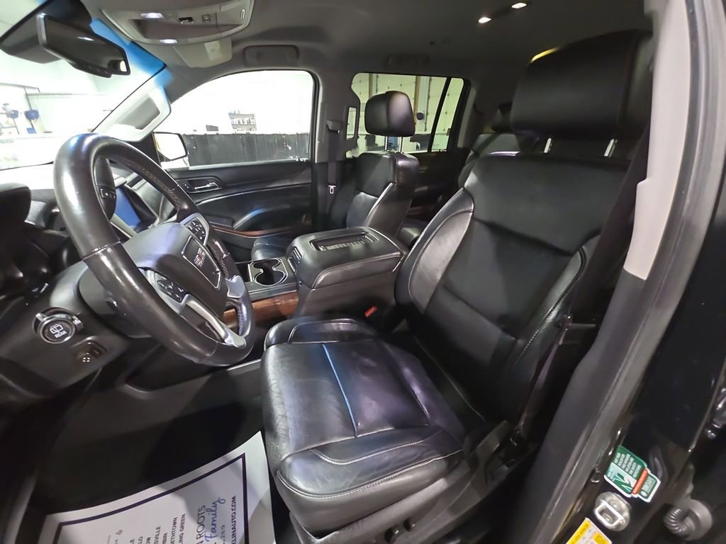 Used 2016 GMC Yukon XL SLT AWD/4WD image 3