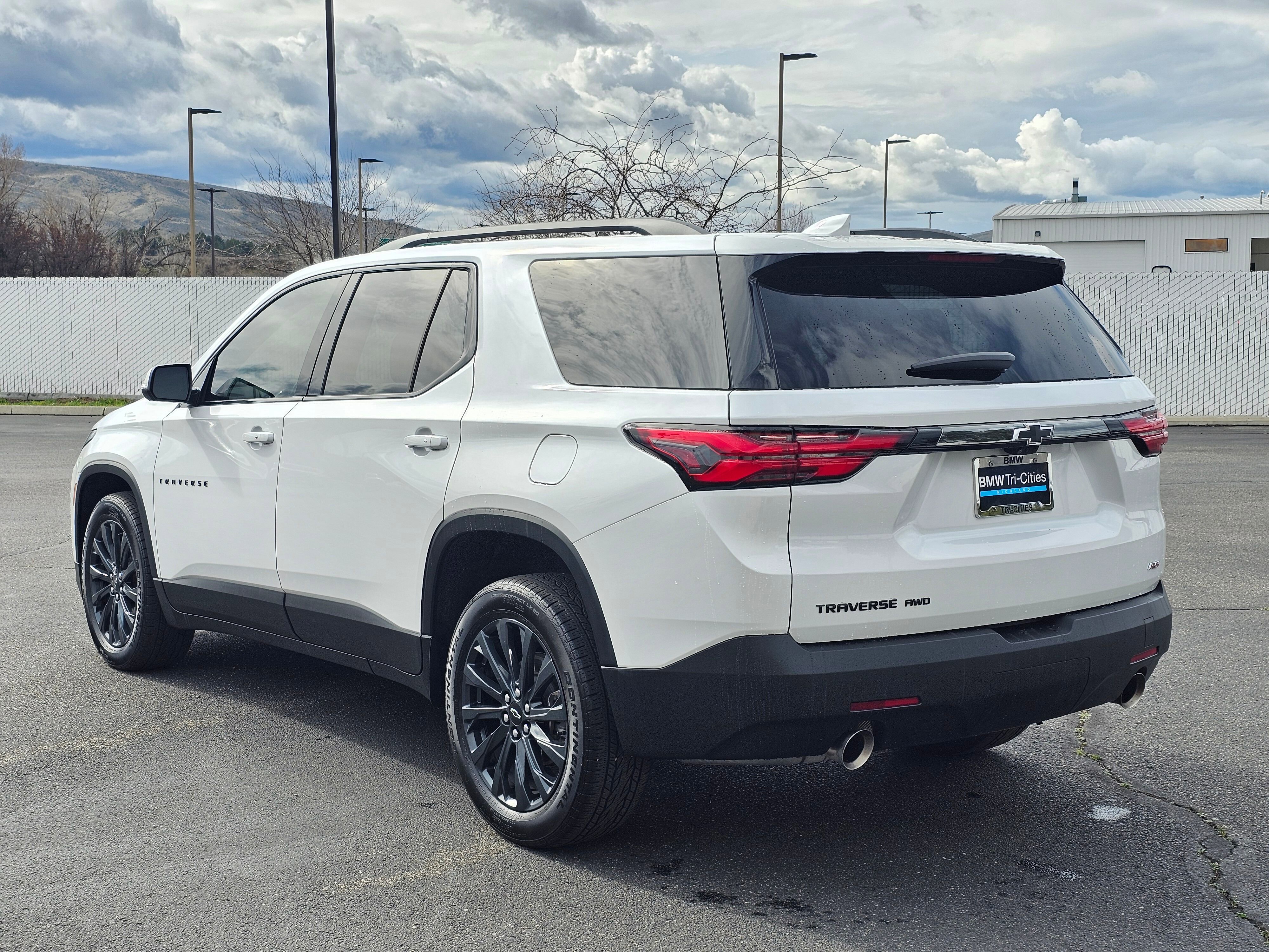 Used 2023 Chevrolet Traverse RS image 36