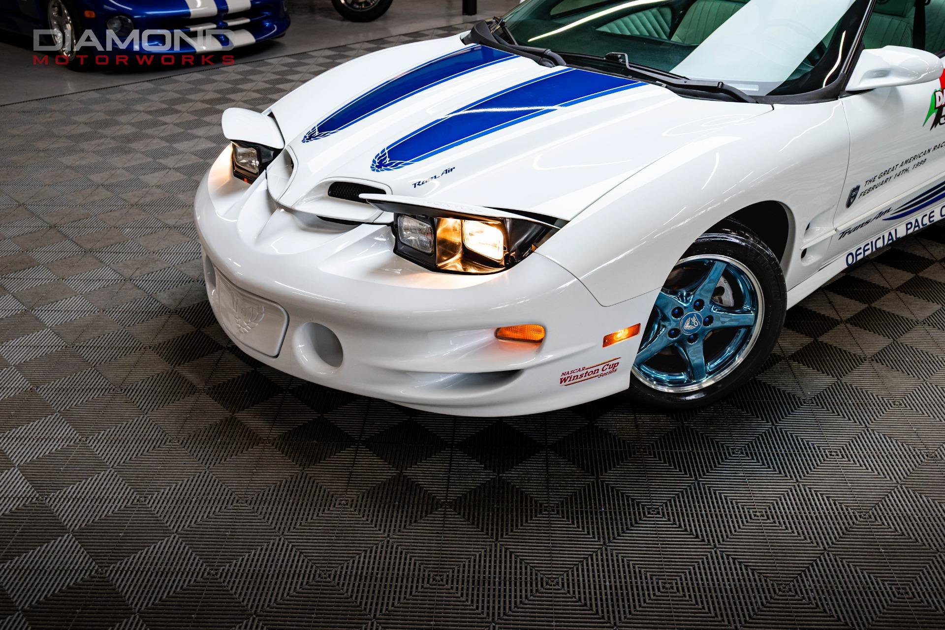 Used 1999 Pontiac Firebird Formula RWD image 8