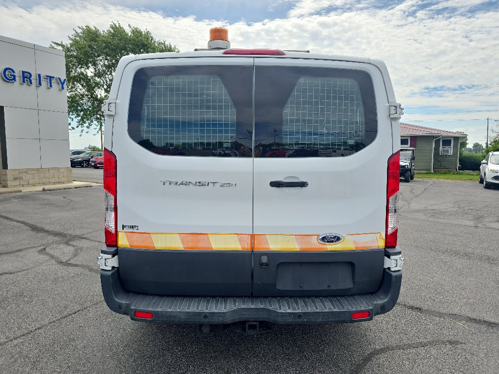 Used 2016 Ford Transit 250 130 Low Roof RWD image 7