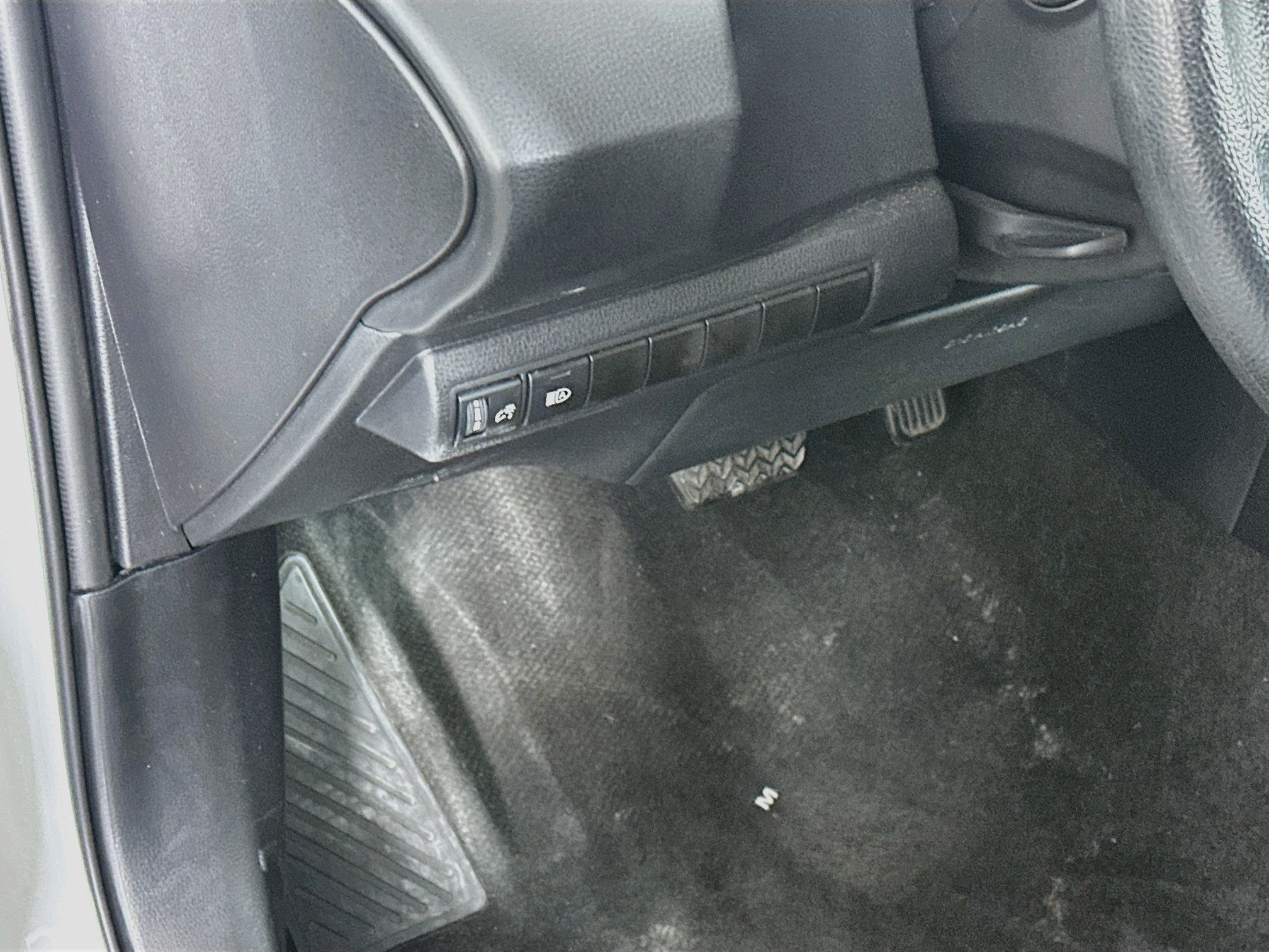Used 2025 Toyota Corolla LE FWD image 16