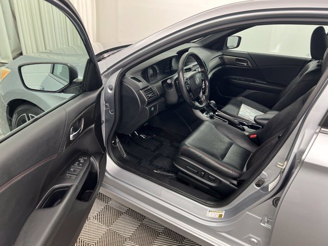Used 2017 Honda Accord Sport Special Edition image 11