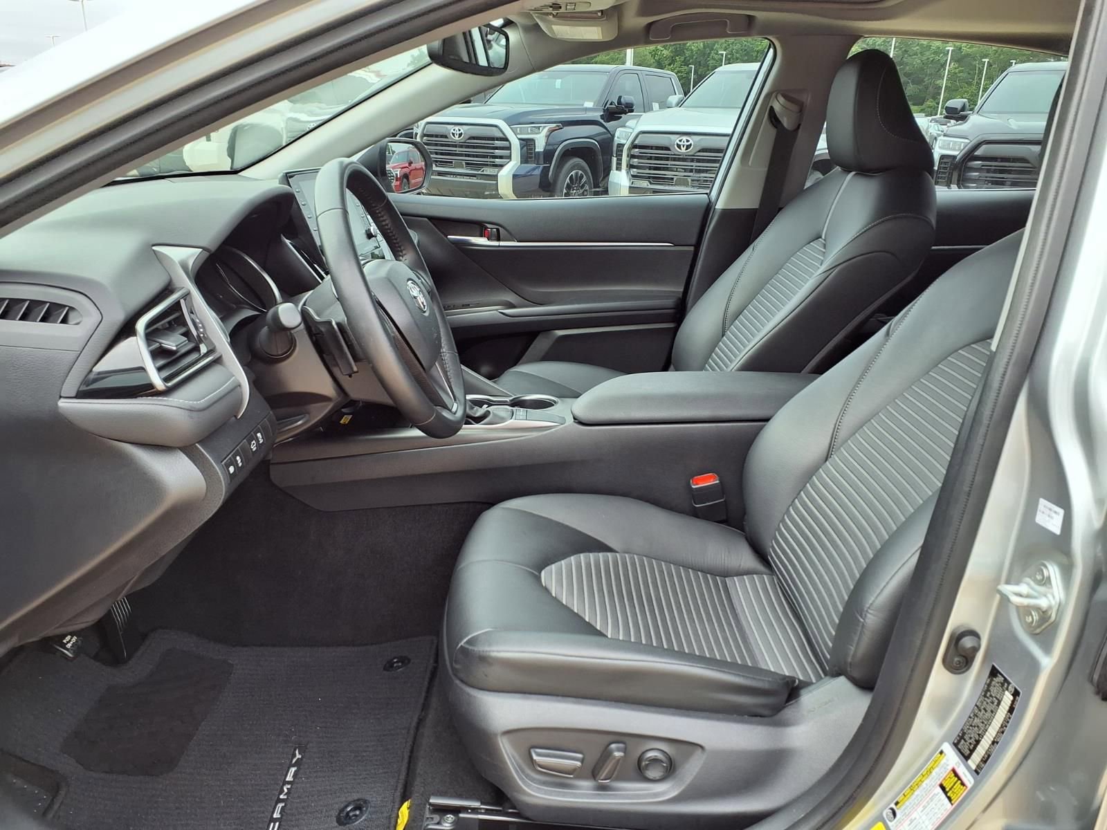 Used 2022 Toyota Camry SE w/ Audio Upgrade Package FWD image 16