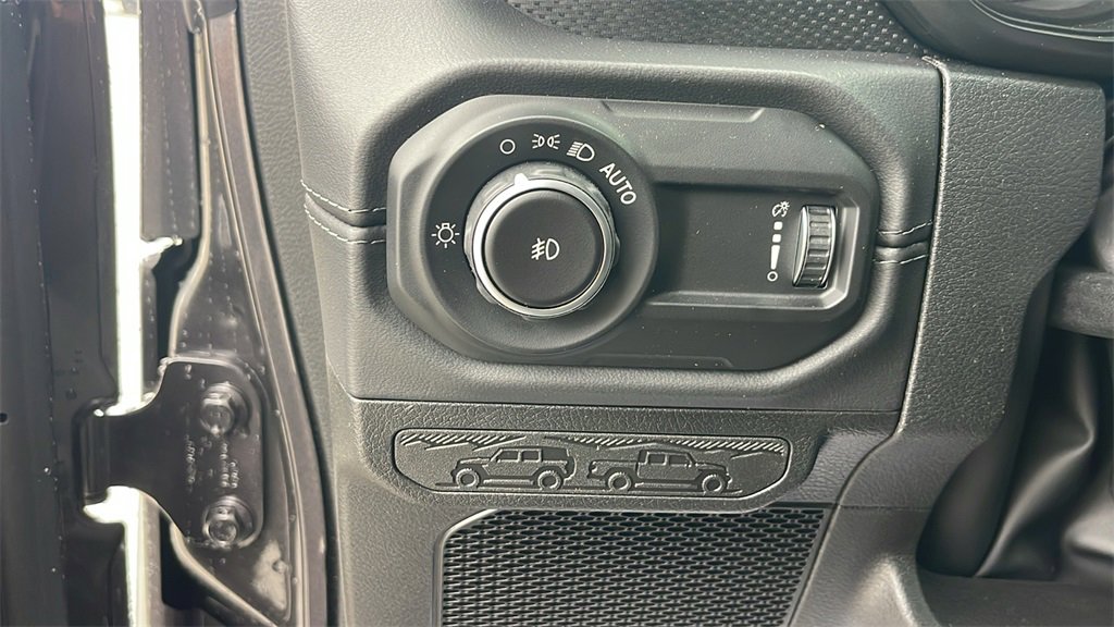 New 2025 Jeep Wrangler Unlimited Rubicon w/ Steel Bumper Group image 17