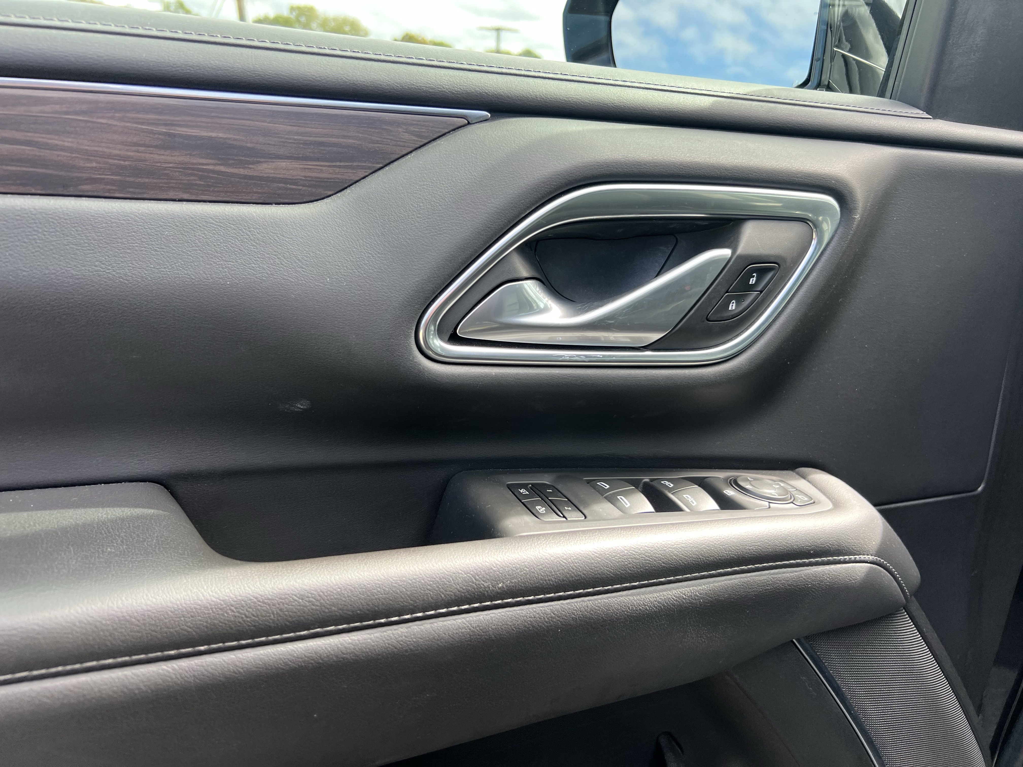 Used 2021 Chevrolet Tahoe Z71 w/ Rear Media and Nav Package image 15