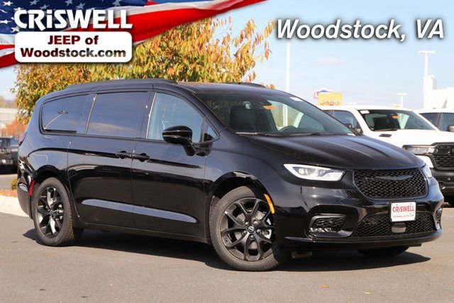 New 2026 Chrysler Pacifica Limited w/ S Appearance Package