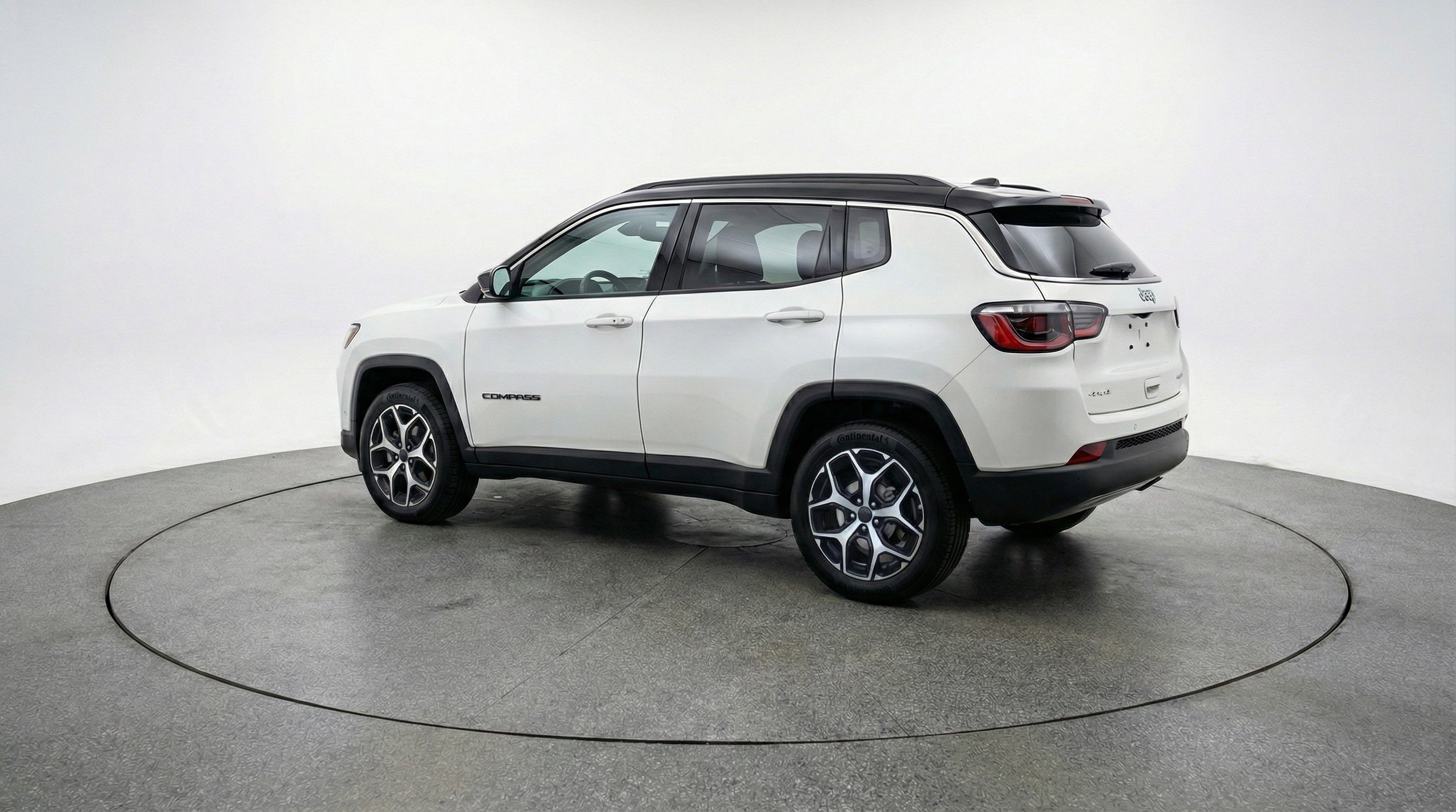 Used 2025 Jeep Compass Limited image 6