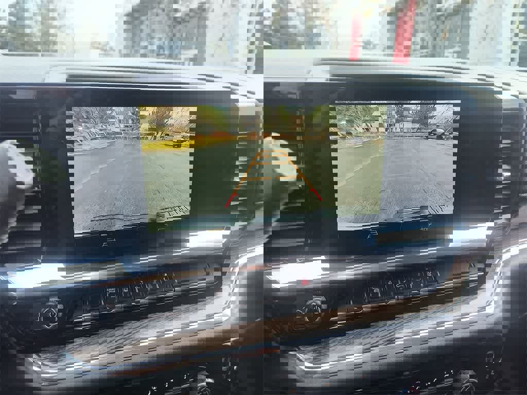 Used 2024 Chevrolet Silverado 3500 LT image 17