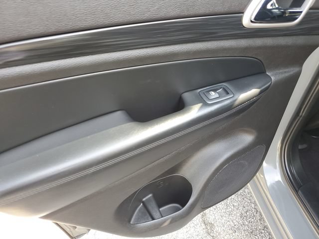 Used 2020 Jeep Grand Cherokee Altitude RWD image 26