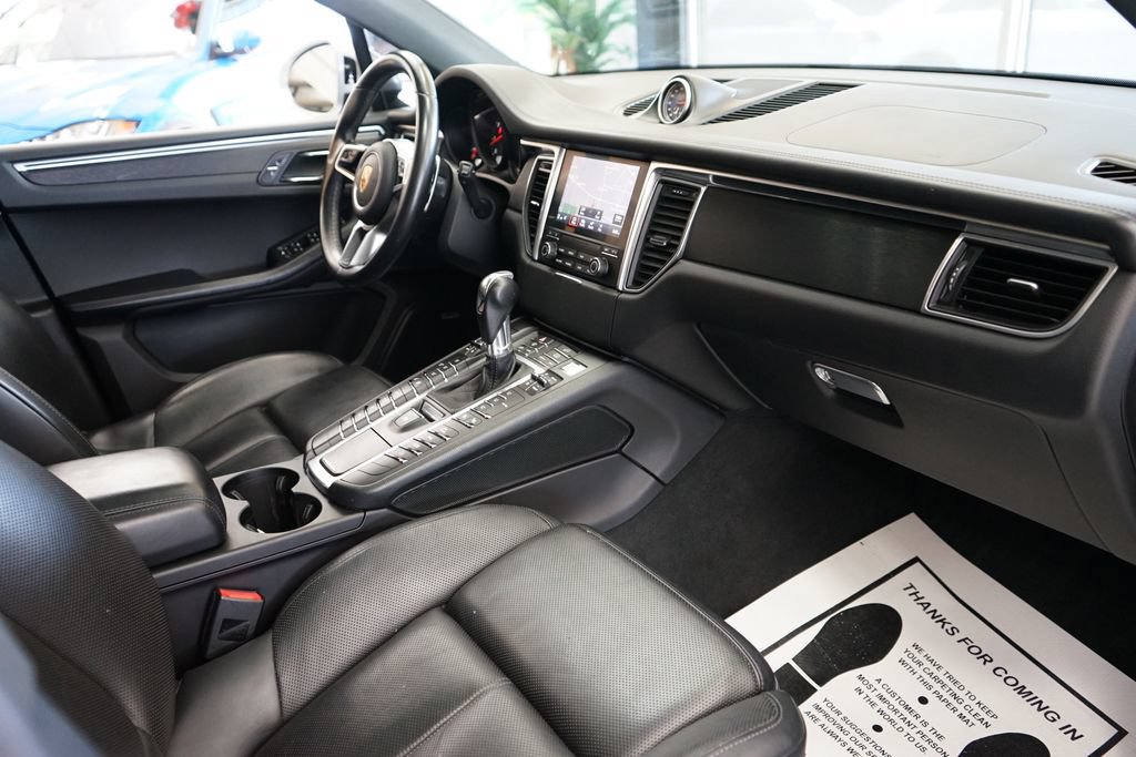 Used 2018 Porsche Macan GTS w/ Premium Package Plus AWD/4WD image 52