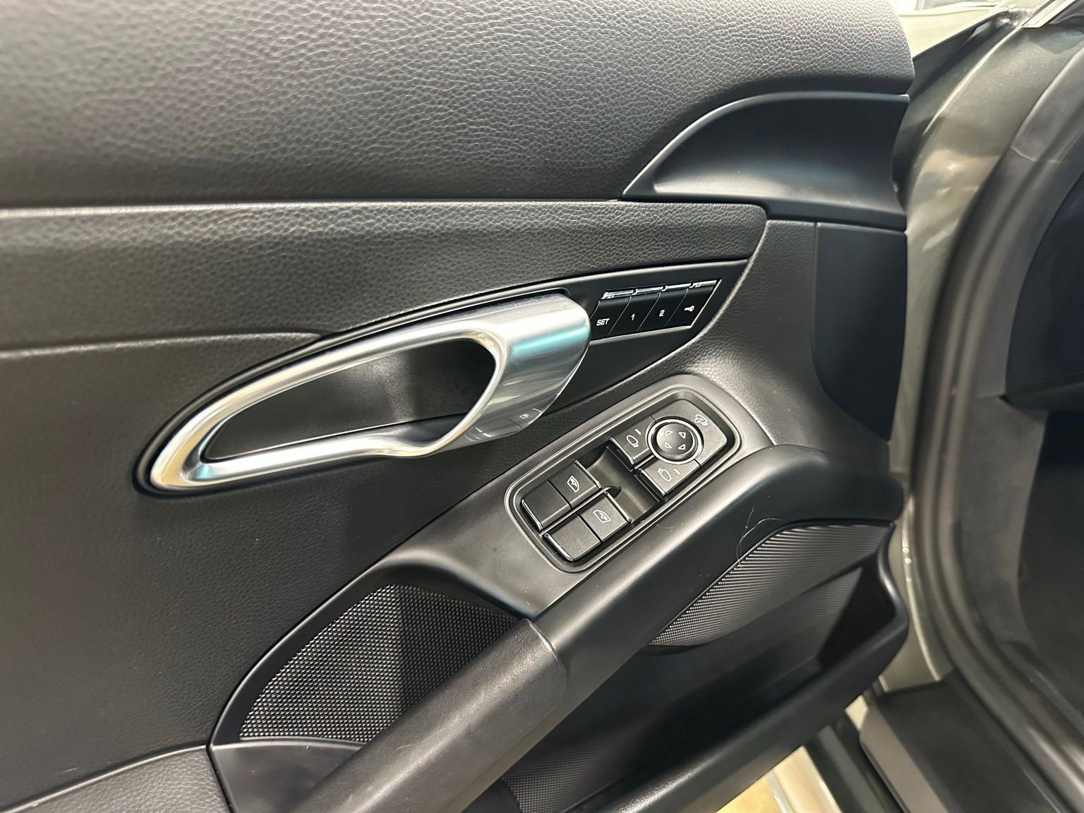 Used 2021 Porsche 718 Cayman image 11