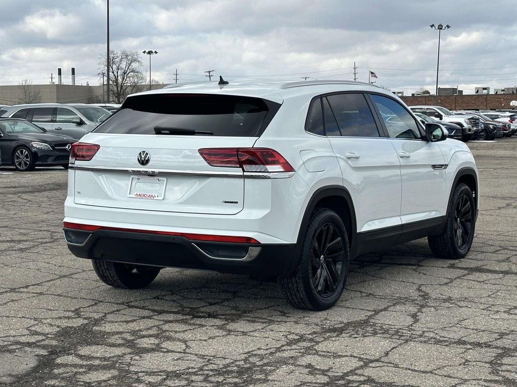 Certified 2023 Volkswagen Atlas Cross Sport SE w/ Black Wheel Package image 4