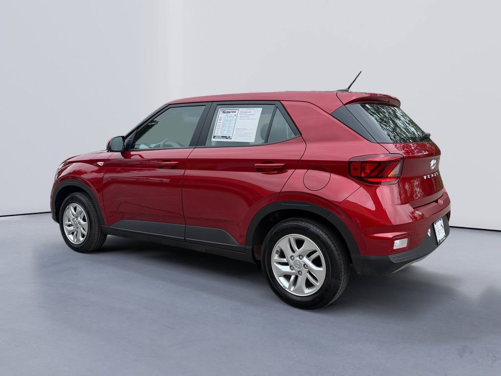 Used 2026 Hyundai Venue SE FWD image 5
