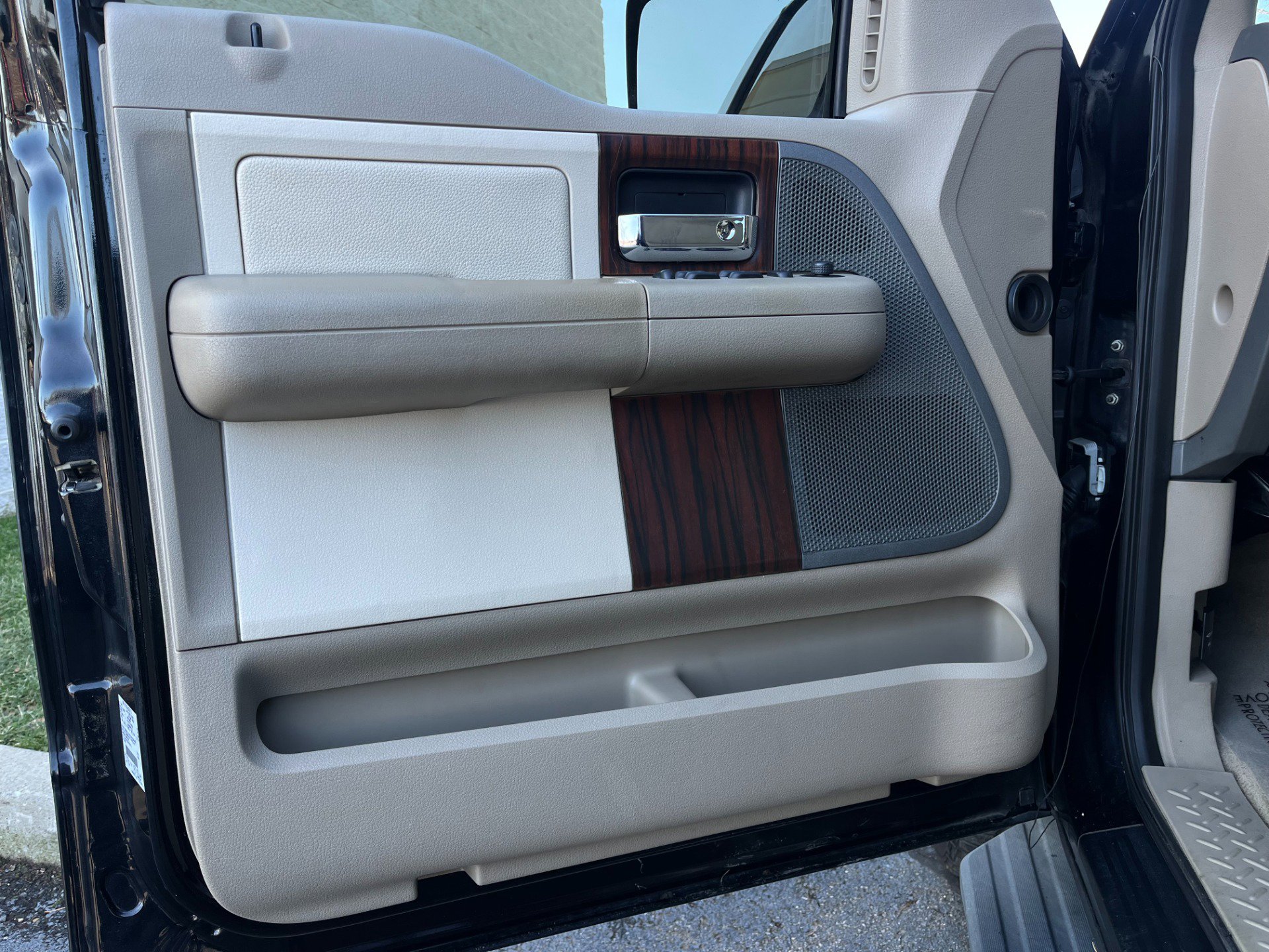 Used 2006 Lincoln Mark LT 4x4 image 52