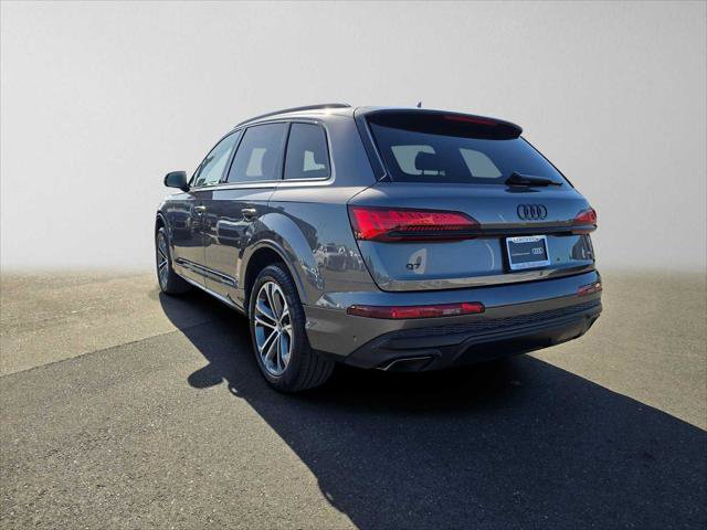 Certified 2025 Audi Q7 2.0T Premium w/ Convenience Plus Package AWD/4WD image 5