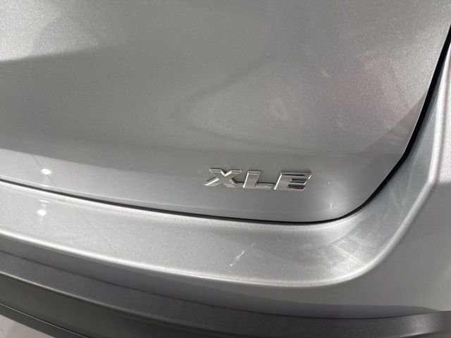 Used 2019 Toyota Highlander XLE image 12