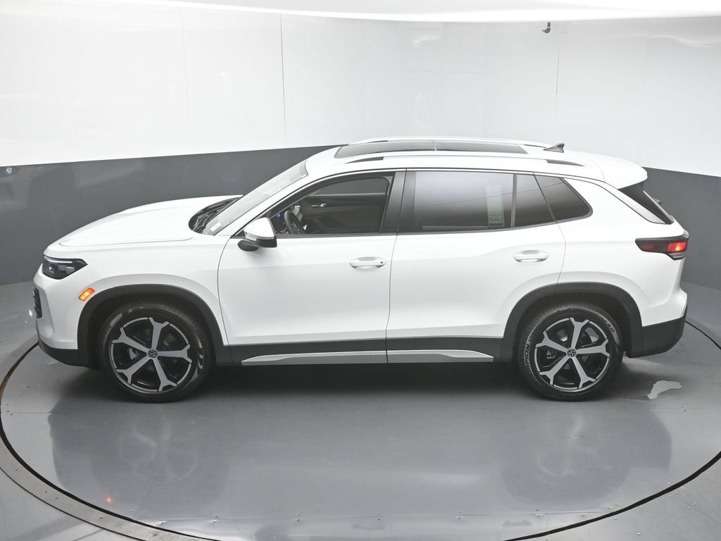 New 2026 Volkswagen Tiguan SE FWD image 46