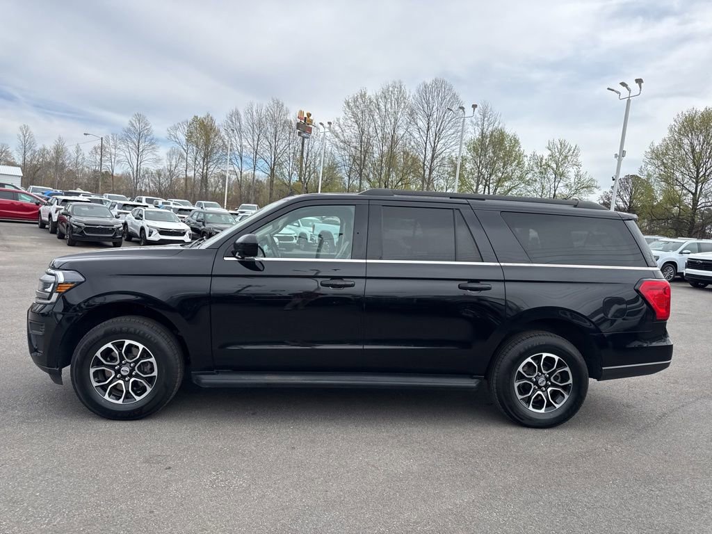 Used 2024 Ford Expedition Max XLT image 2