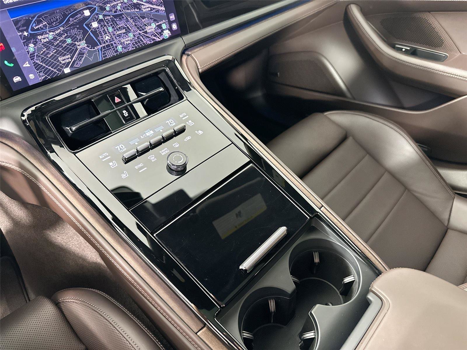 Certified 2025 Porsche Panamera 4 AWD/4WD image 26
