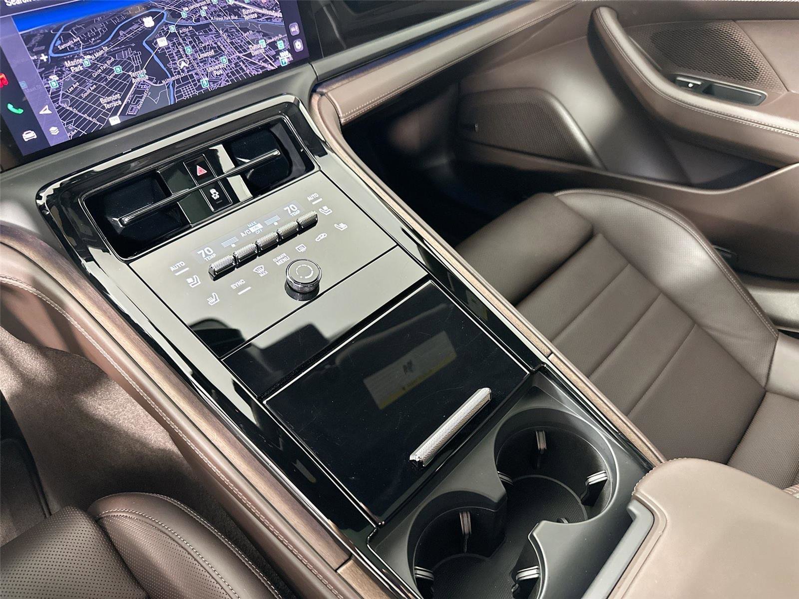 Certified 2025 Porsche Panamera 4 AWD/4WD image 26