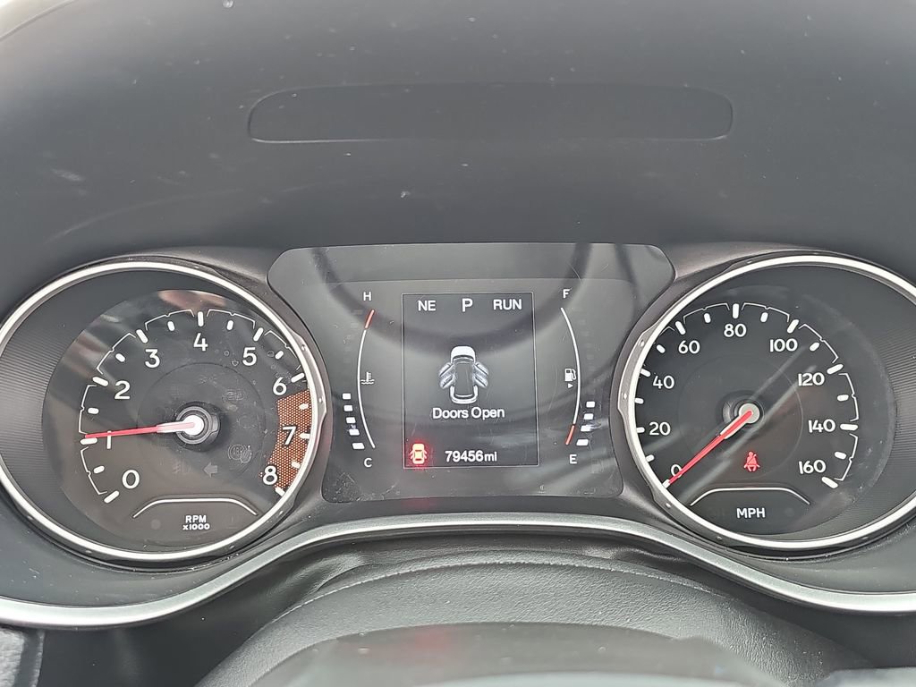 Used 2018 Jeep Compass Latitude w/ Cold Weather Group image 19