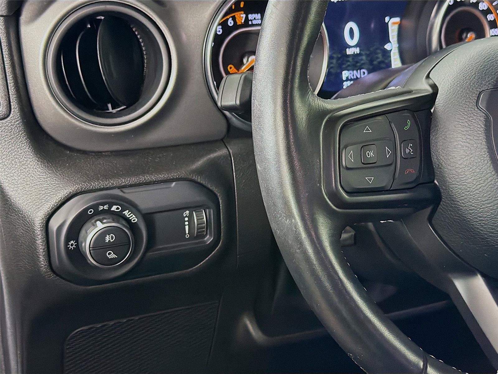 Used 2023 Jeep Gladiator Sport AWD/4WD image 17
