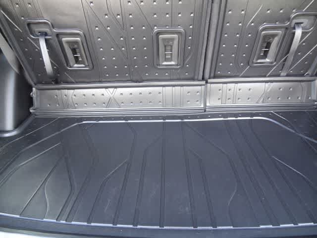 Used 2023 Chevrolet Traverse LT FWD image 10