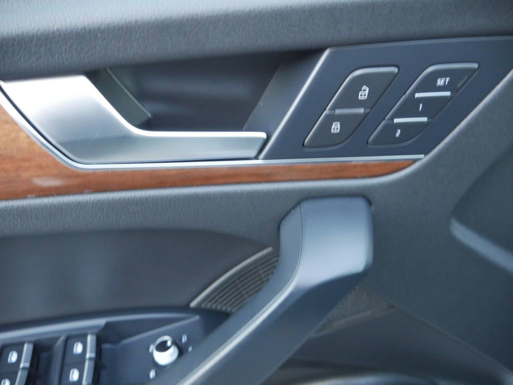 Certified 2023 Audi Q5 2.0T Premium Plus w/ Premium Plus Package image 17