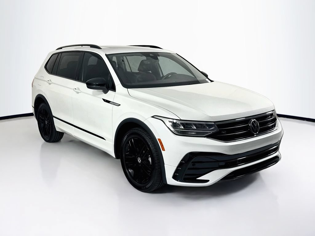 Used 2022 Volkswagen Tiguan SE R-Line FWD image 3