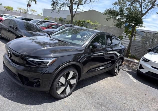 Used 2023 Volvo C40 P8 Recharge Ultimate AWD/4WD image 4