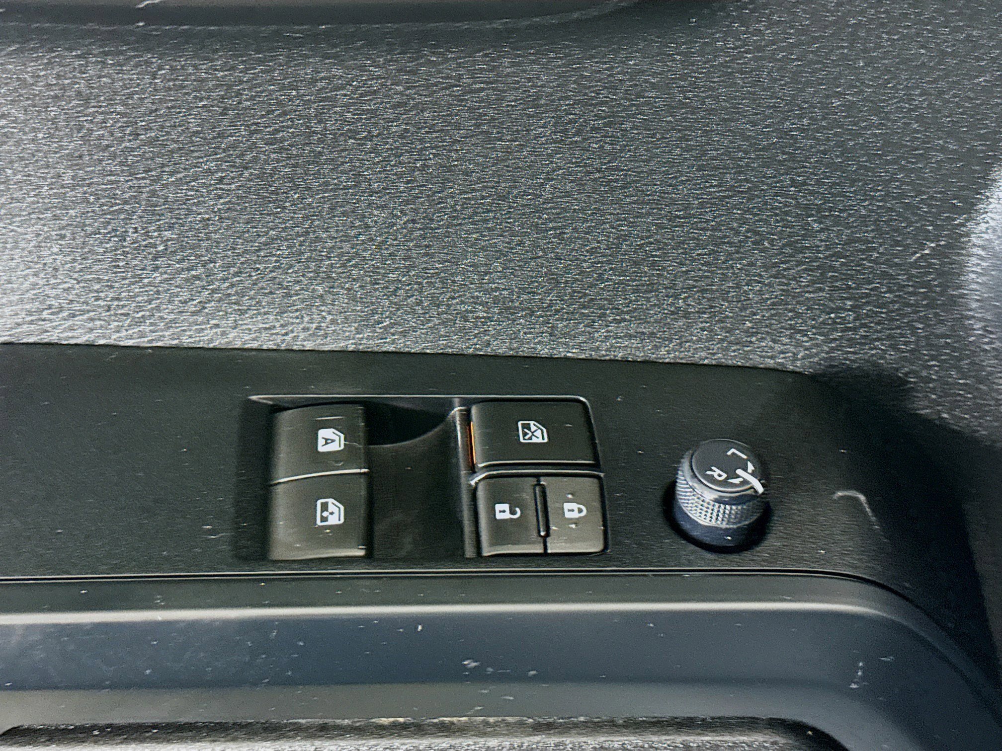 Used 2021 Toyota Tacoma SR w/ SR Convenience Package image 23