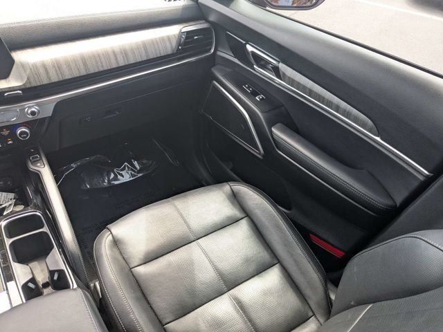 Used 2024 Kia Telluride EX w/ EX Captain's Chair Package FWD image 18