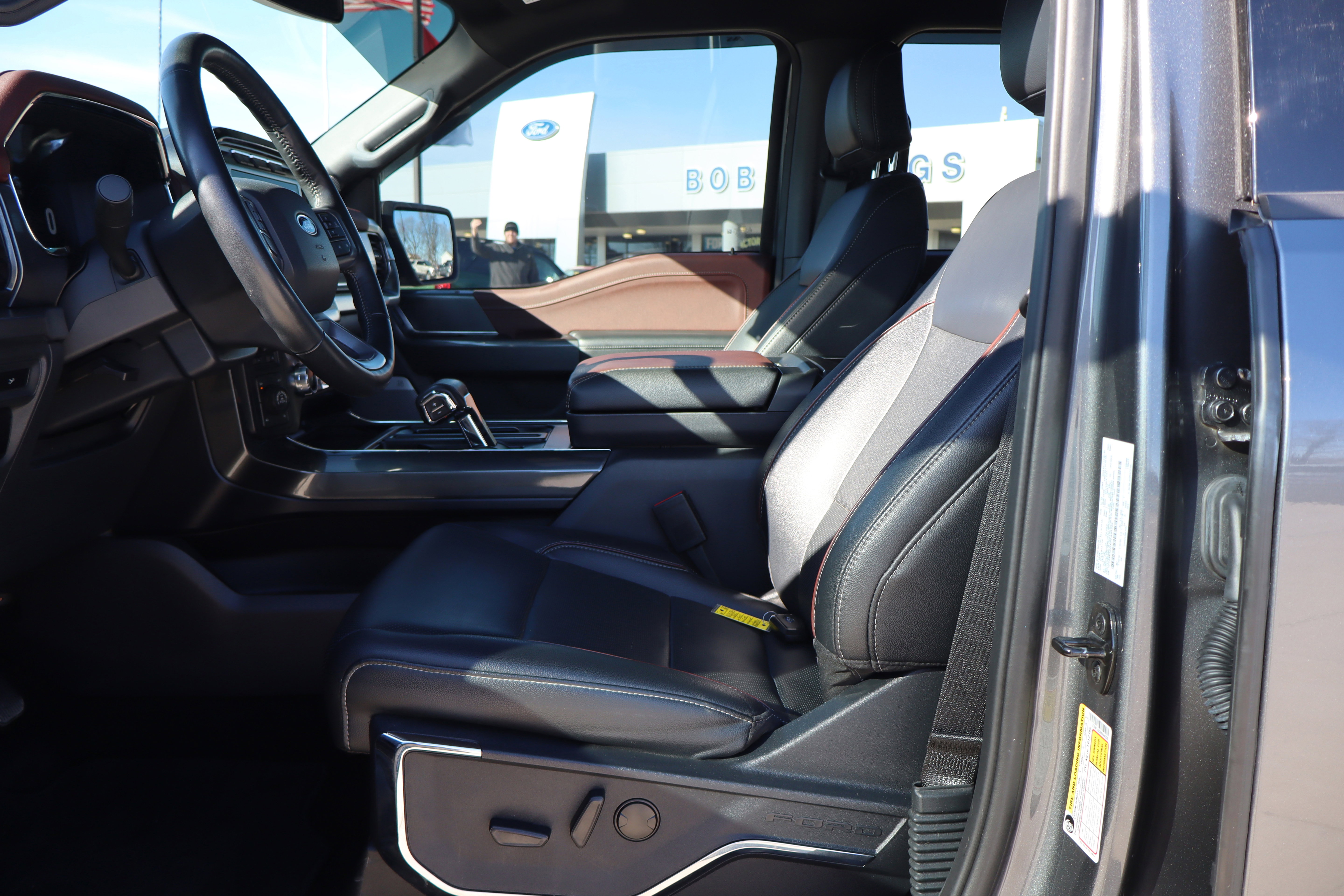Used 2023 Ford F150 Lariat w/ Max Trailer Tow Package image 10