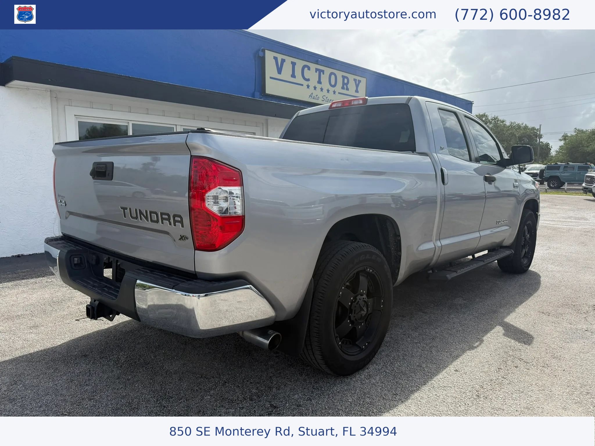 Used 2017 Toyota Tundra SR5 w/ SR5 Upgrade Package AWD/4WD image 3