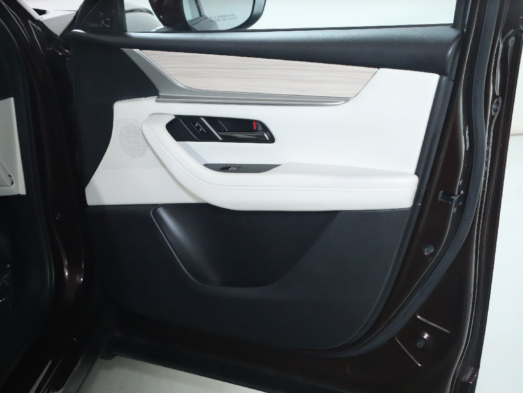 Certified 2024 MAZDA CX-90 Plug-In Hybrid w/ Premium Plus AWD/4WD image 38